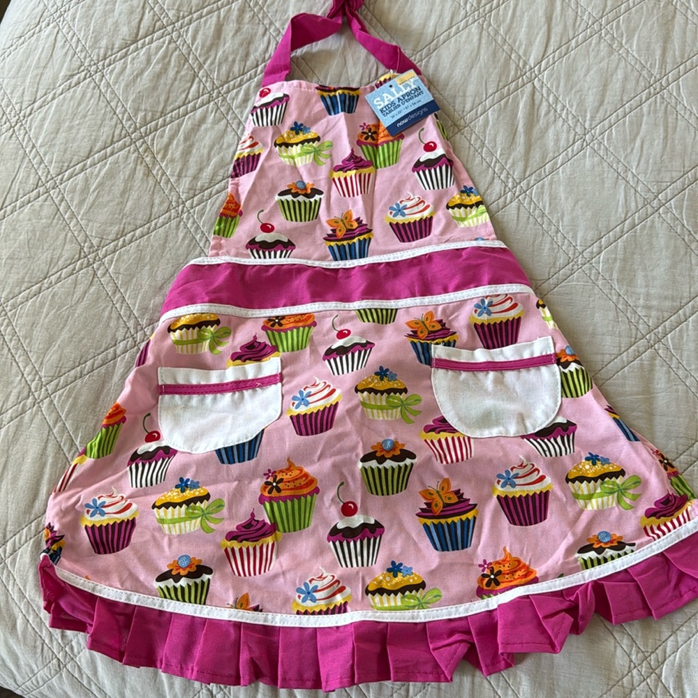 Sally Children’s Apron